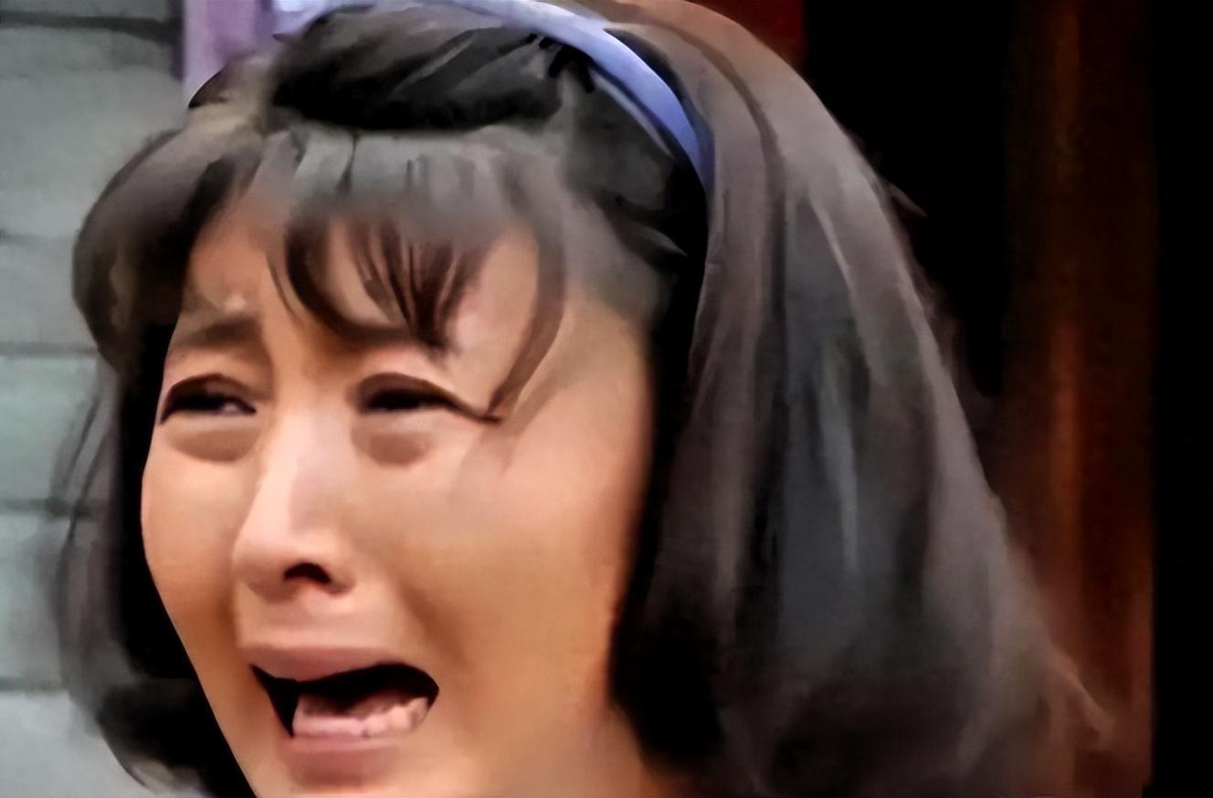 闫学晶认怂仅1天，再传来噩耗！这下麻烦大了，赵本山出手也难救