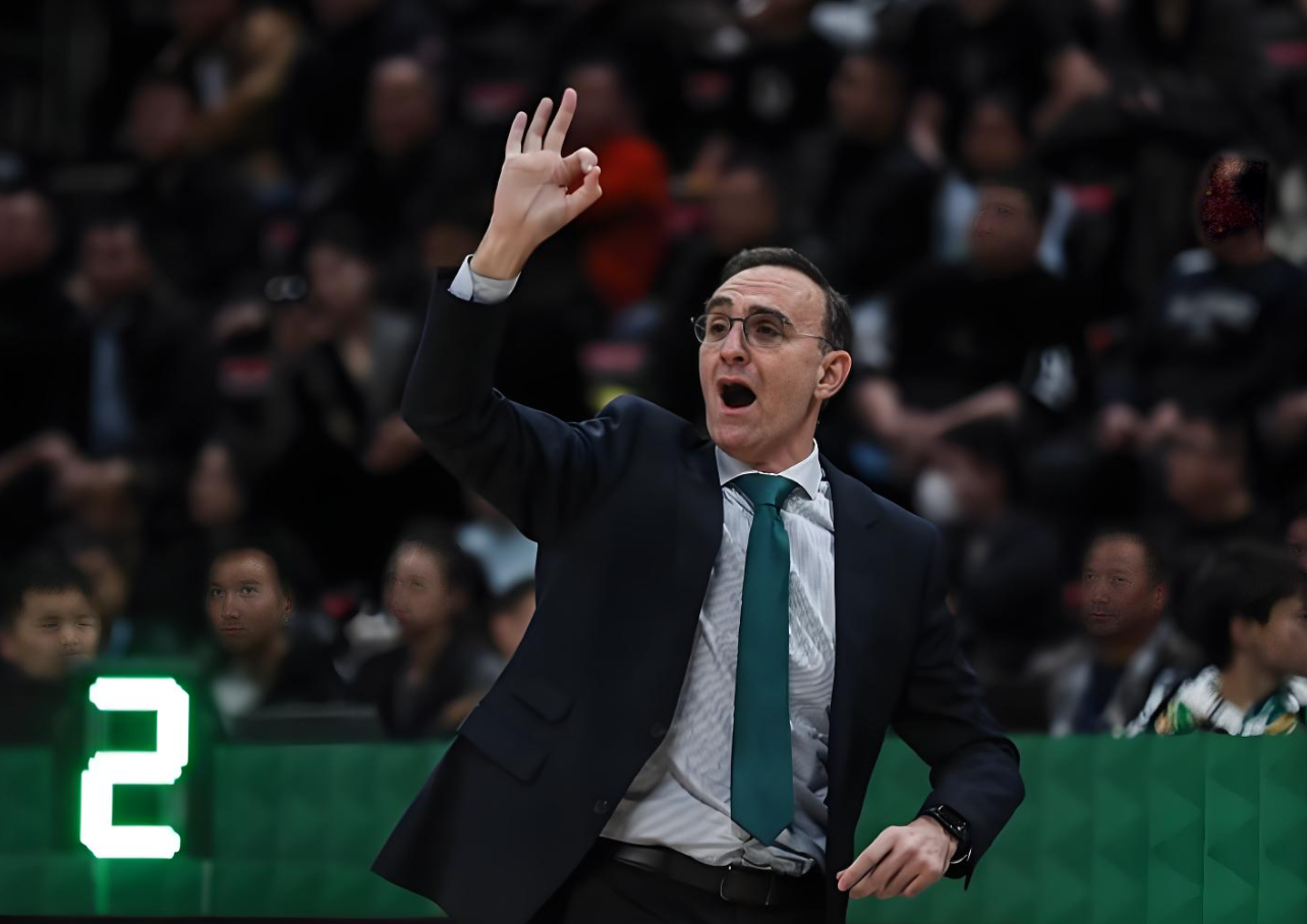 开云-狂胜广东16分！乌戈大赞辽宁队2人：发挥得非常出色